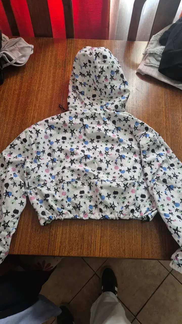 Chaqueta con capucha estampada para niña - 3