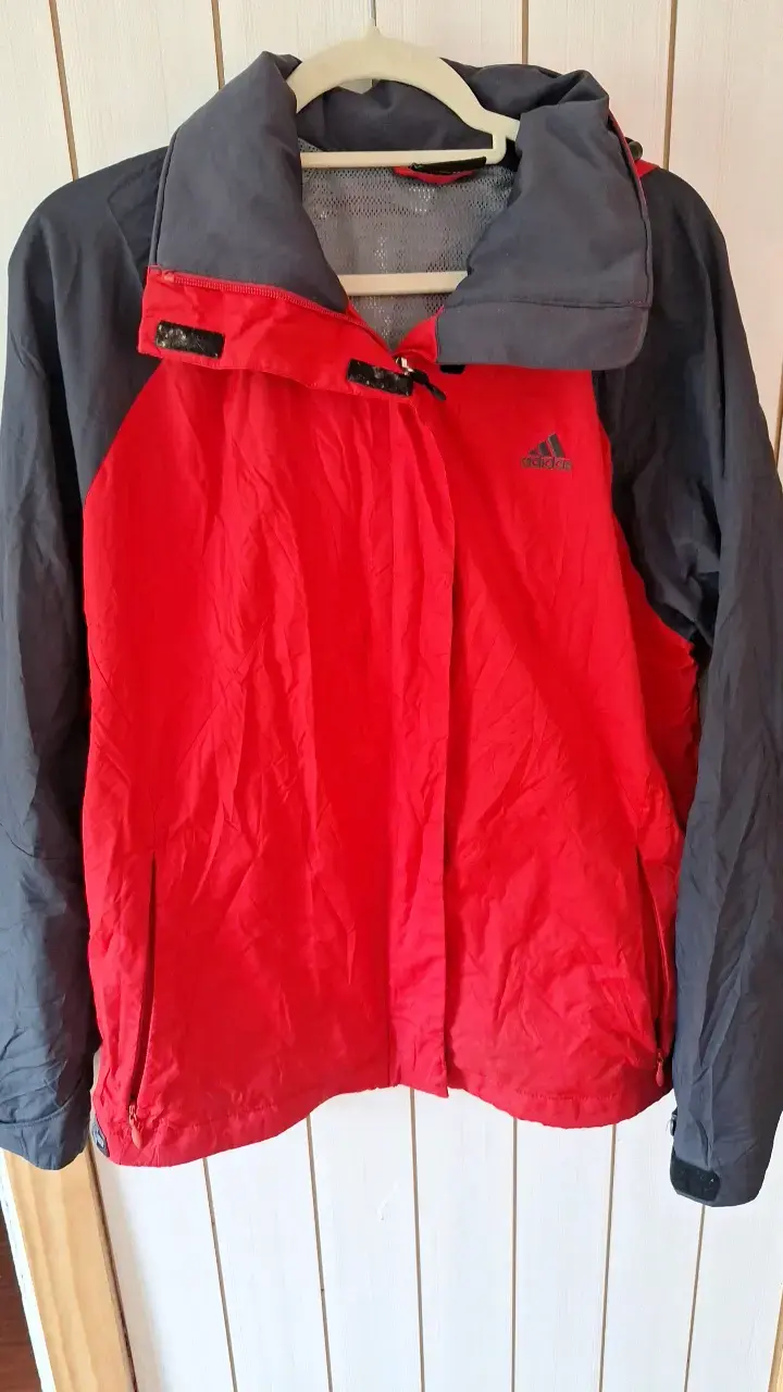 Chaqueta impermeable roja Adidas para hombre - 1