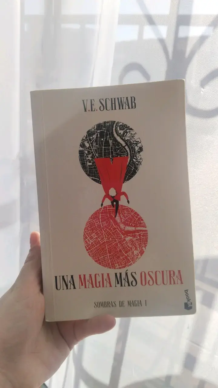 Libro Una Magia Más Oscura de V.E. Schwab - 1