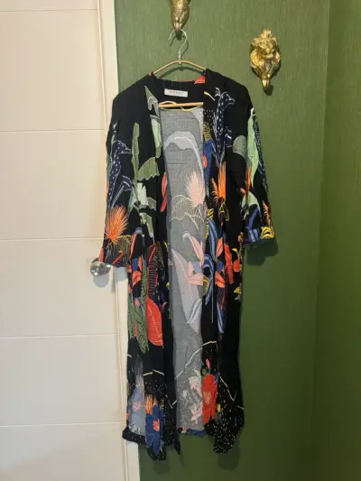 Kimono floral negro Basement para mujer talla M - miniatura 1
