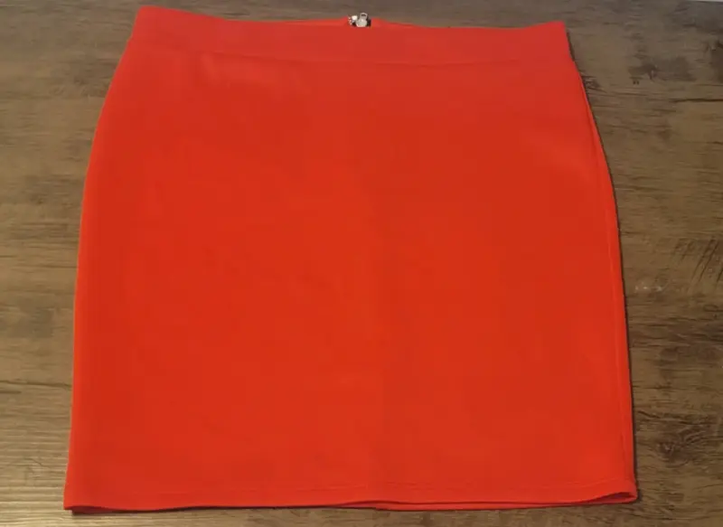 Falda roja con cierre Forever 21 - 2