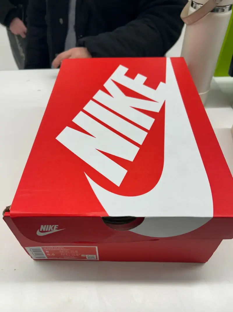 Zapatillas deportivas Nike plateadas nuevas - 5
