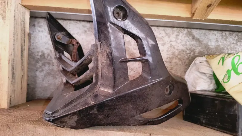 Cubierta de plástico para motocicleta - 2