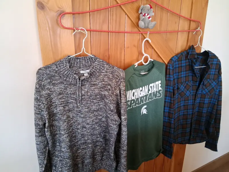 3 X 1 Suéter gris, polera y camisa. Talla - 1