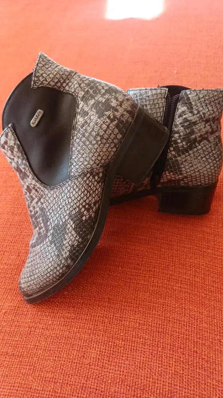Botines de cuero estilo serpiente para mujer - 2