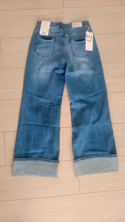 Jeans anchos con detalles brillantes Menina - miniatura 2