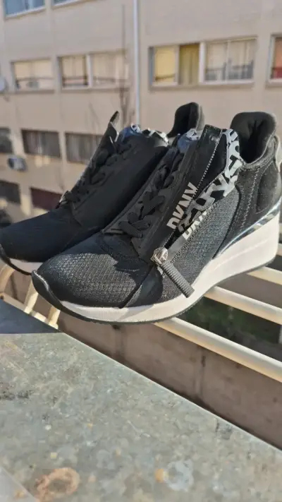 Zapatillas negras DKNY con plataforma - miniatura 1