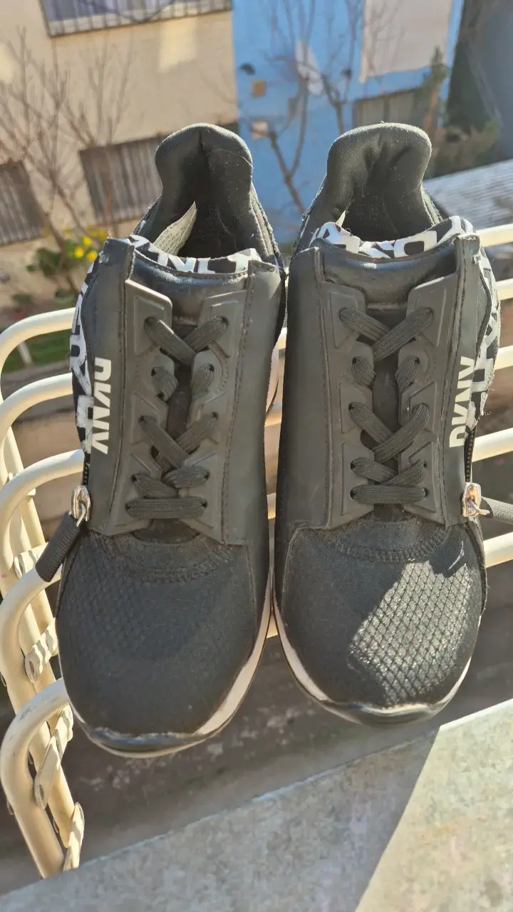Zapatillas negras DKNY con plataforma - 2