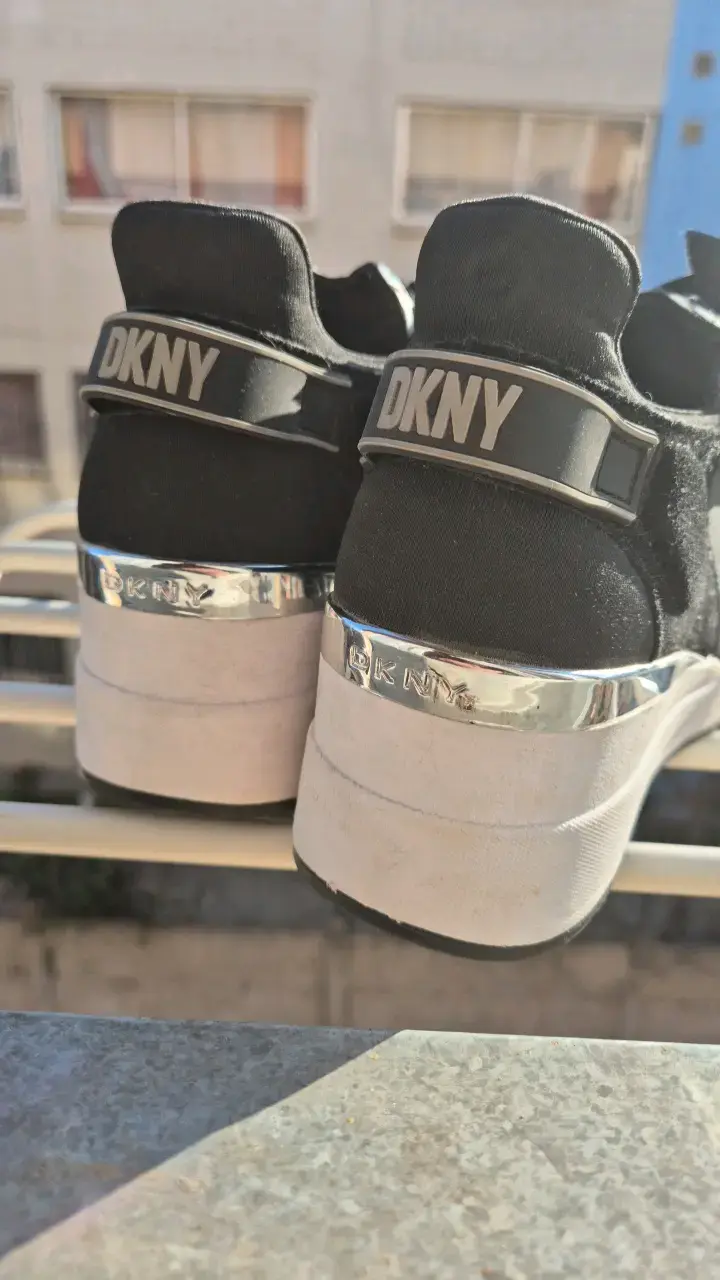 Zapatillas negras DKNY con plataforma - 3
