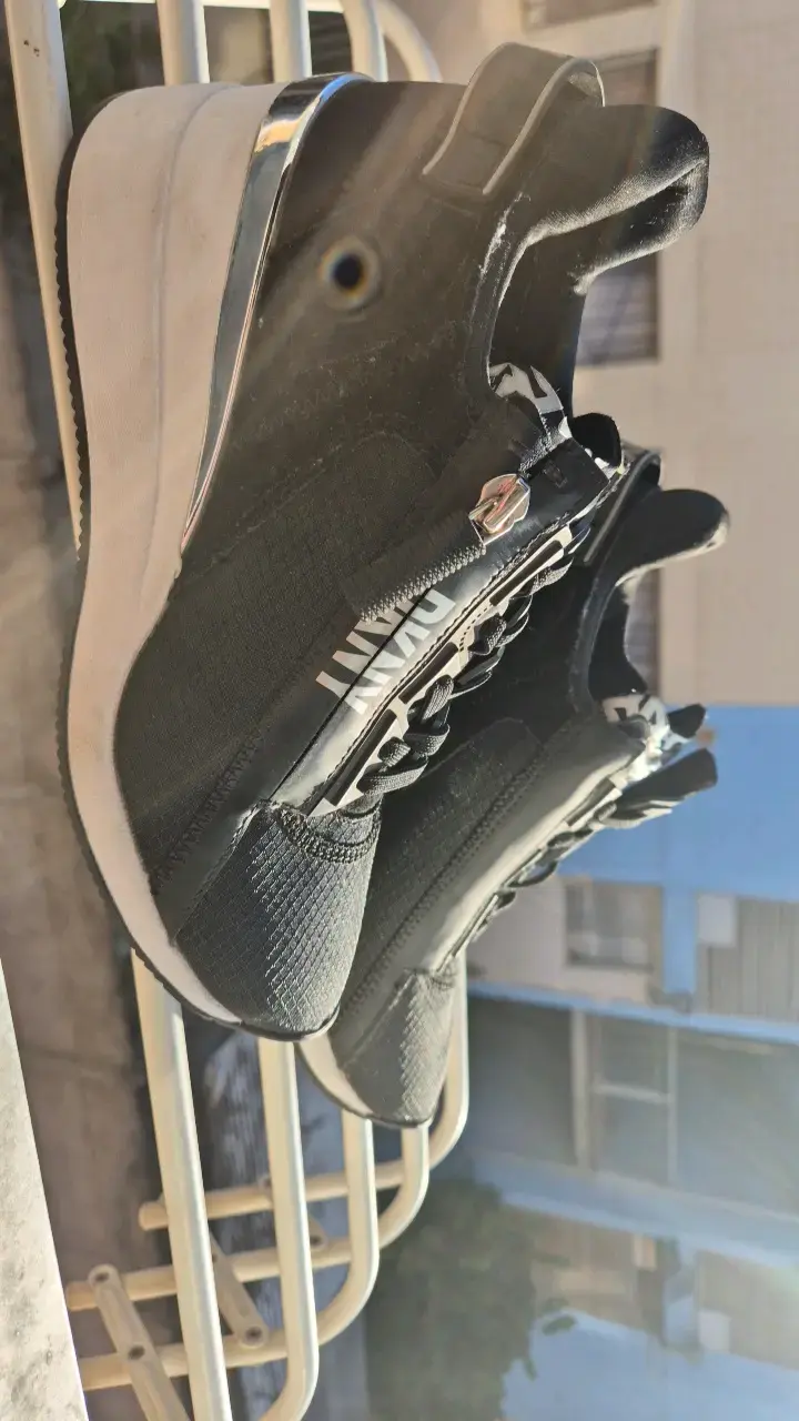 Zapatillas negras DKNY con plataforma - 4