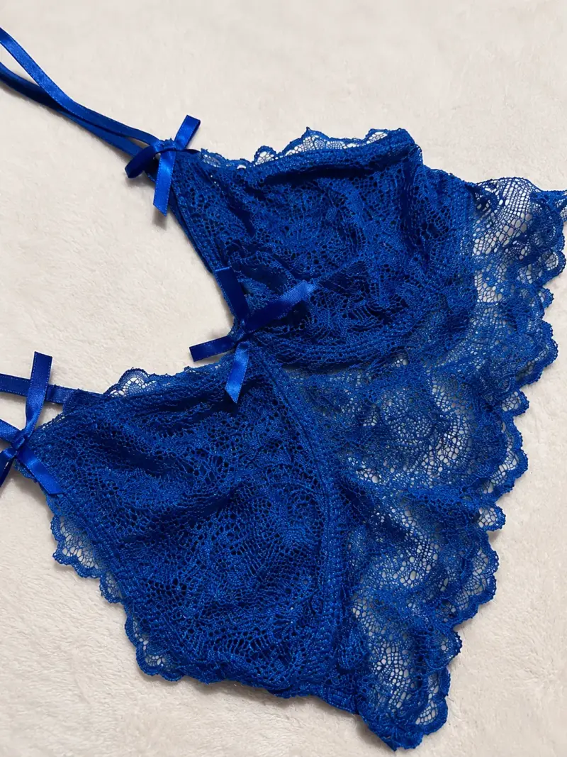 Conjunto de lencería azul de encaje - 2