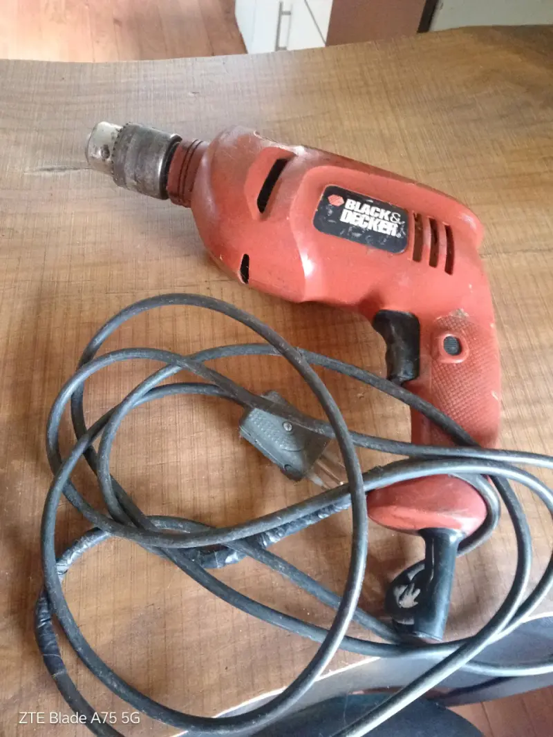 Taladro Eléctrico Black & Decker Rojo - 1