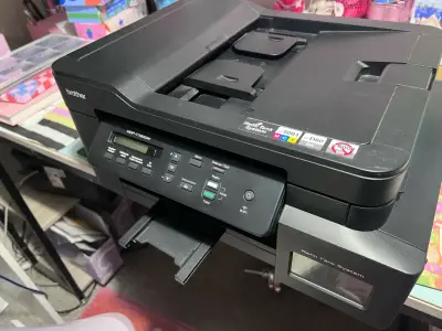 Impresora multifuncional Brother DCP-T720DW con sistema de tinta recargable - miniatura 1