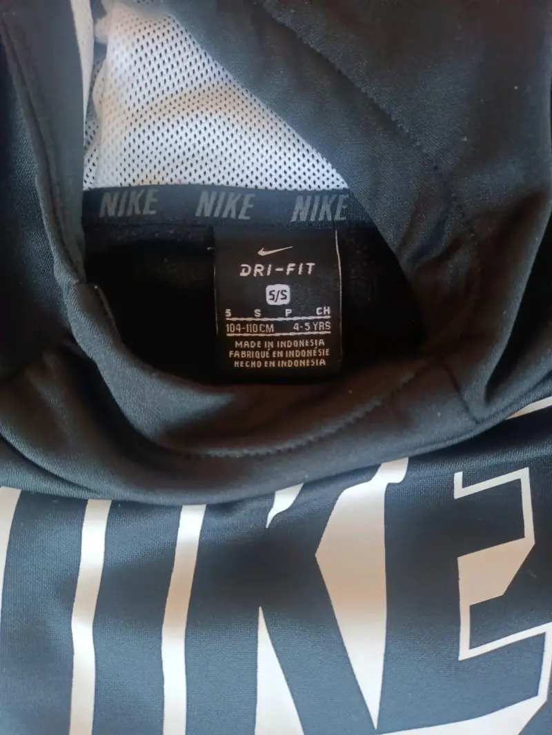 Polerón con capucha Nike Dri-Fit negro para niños - 2