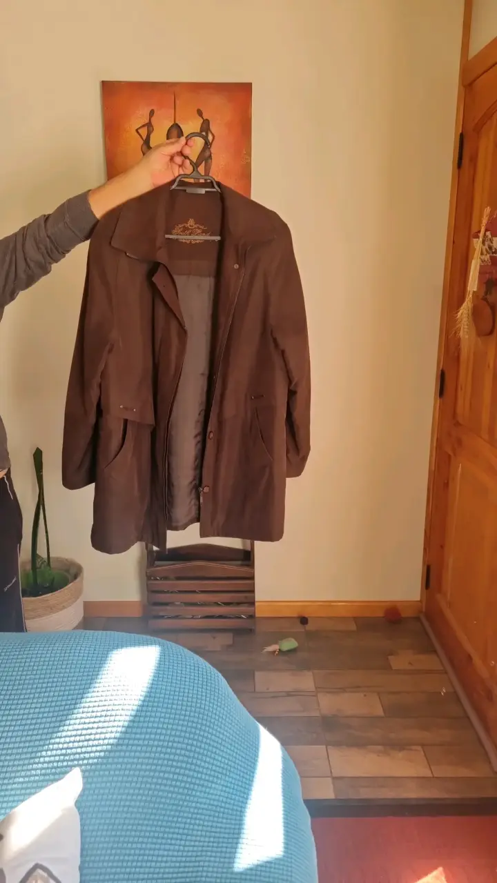 Abrigo marrón para mujer estilo casual