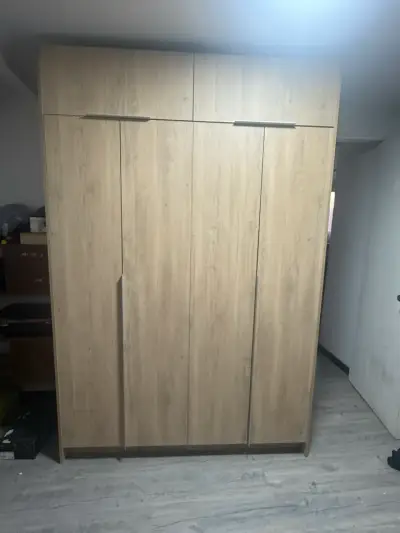 Armario de madera con múltiples compartimentos - miniatura 2