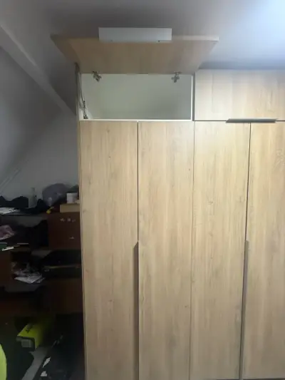 Armario de madera con múltiples compartimentos - miniatura 5