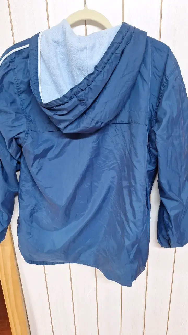Chaqueta azul con capucha Zero Exposure - 2