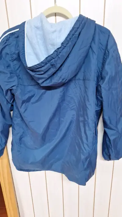 Chaqueta azul con capucha Zero Exposure - miniatura 2