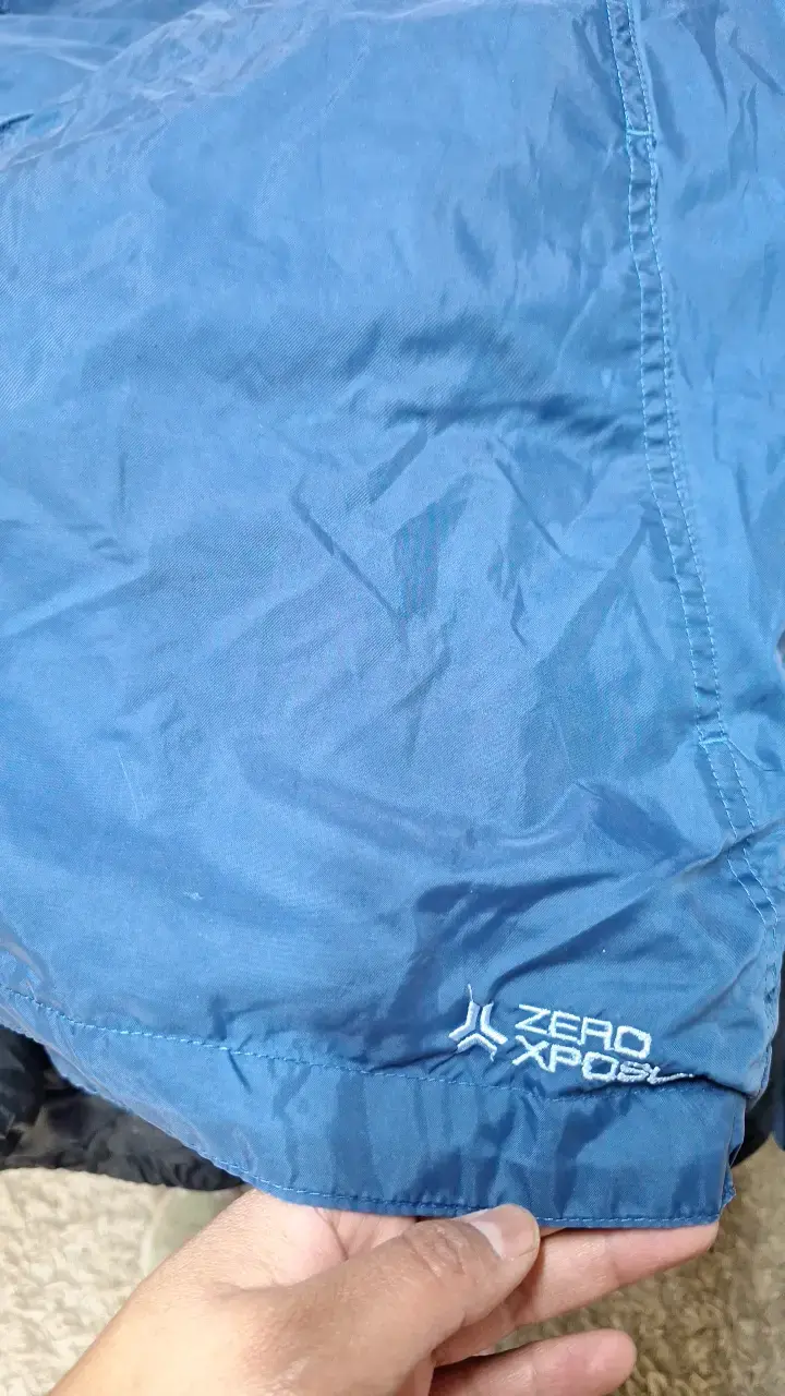 Chaqueta azul con capucha Zero Exposure - 4
