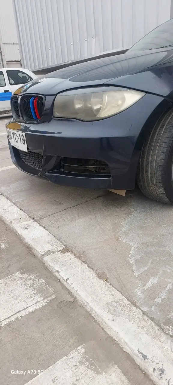 Auto BMW Serie 1 Hatchback Azul en Buen Estado - 5