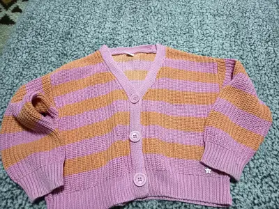 Conjunto de ropa infantil con chaleco de piel sintética - miniatura 3