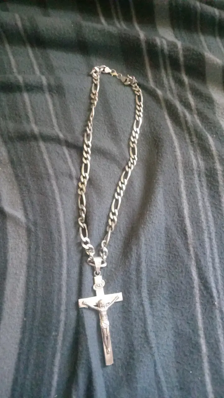 Cadena de plata con crucifijo INRI - 1
