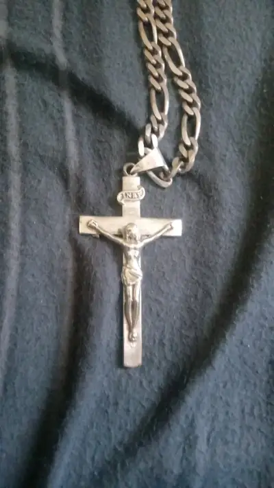 Cadena de plata con crucifijo INRI - miniatura 2