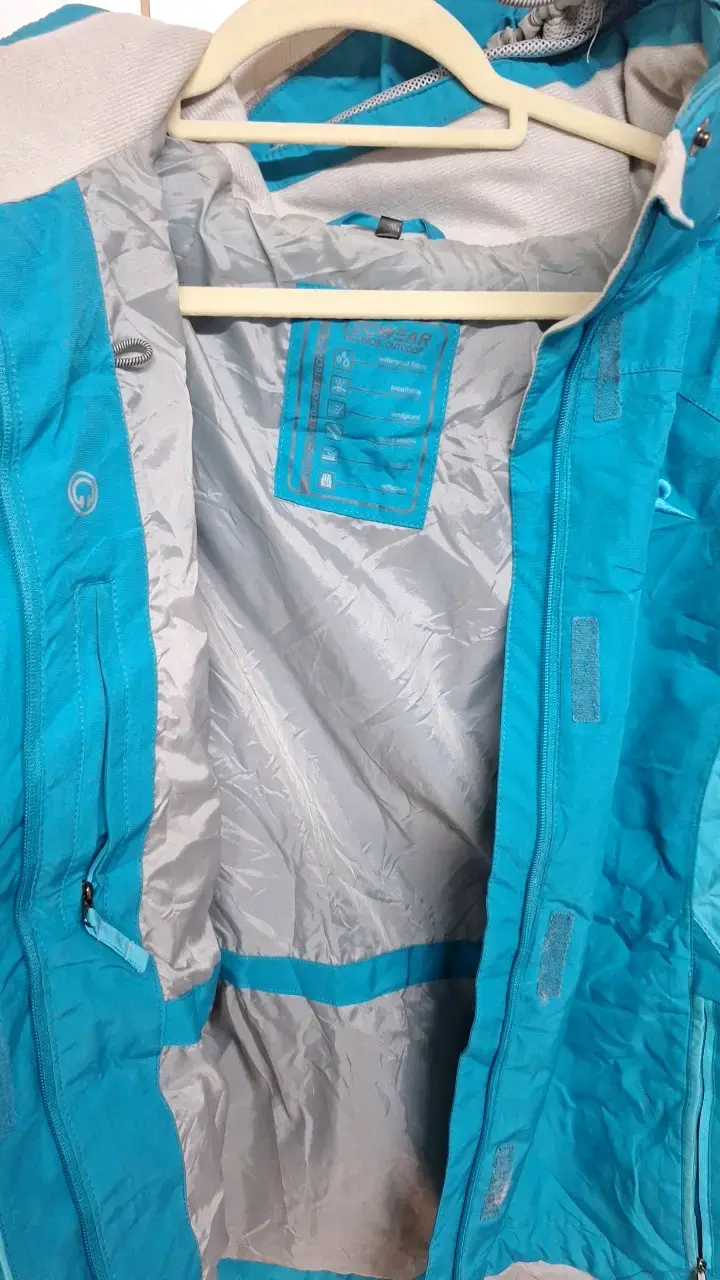 Chaqueta impermeable azul para outdoor - 2