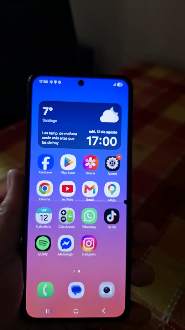 Smartphone plegable con pantalla dual y 256GB de almacenamiento - 2