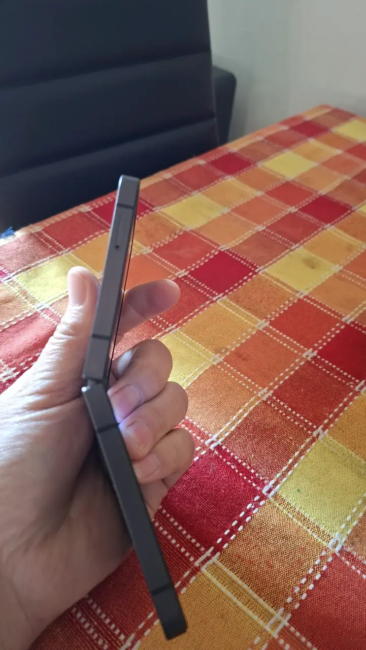 Smartphone plegable con pantalla dual y 256GB de almacenamiento - 4