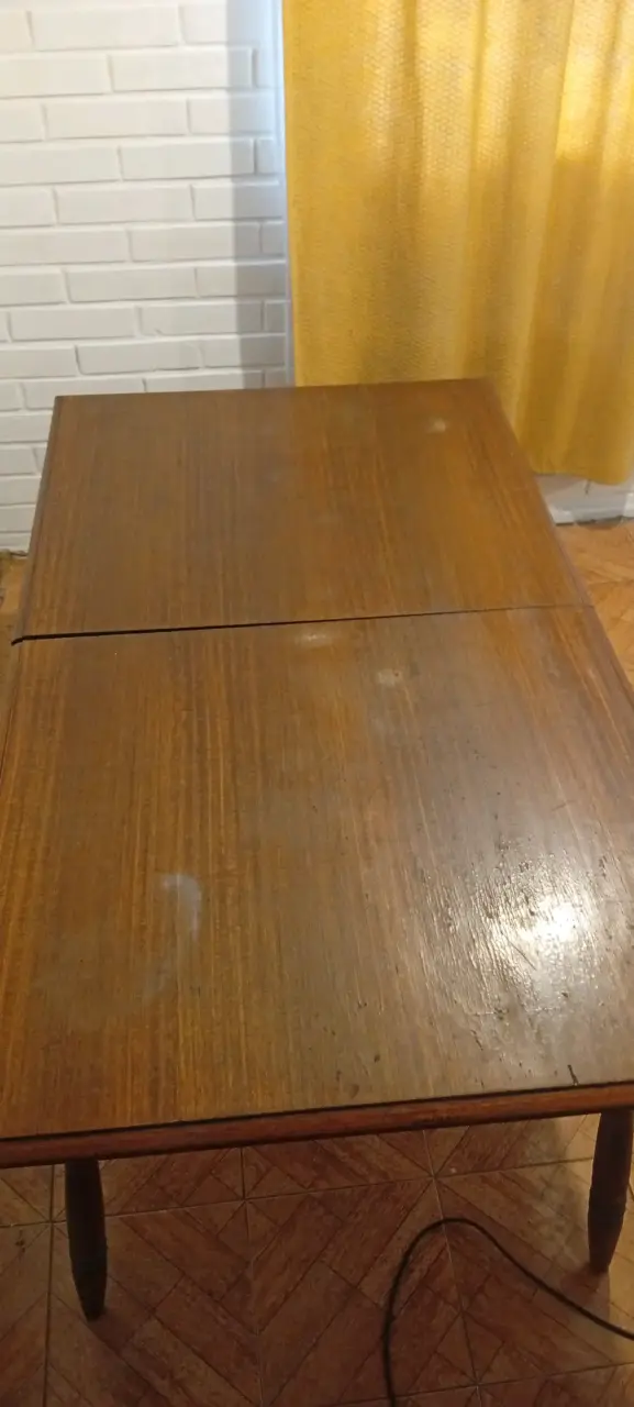 Mesa de comedor extensible de madera - 1