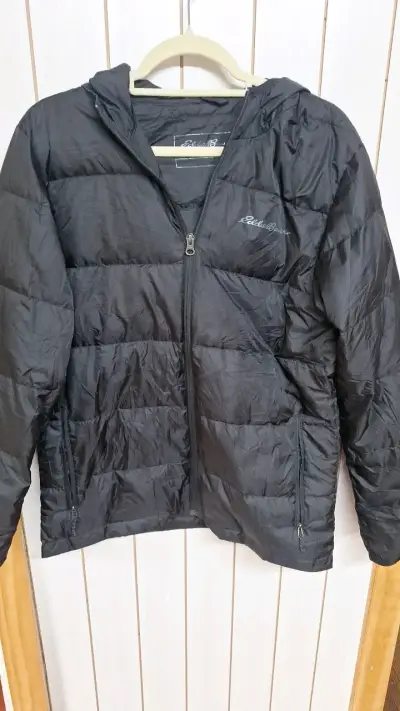 Chaqueta negra con capucha Eddie Bauer para hombre - miniatura 1