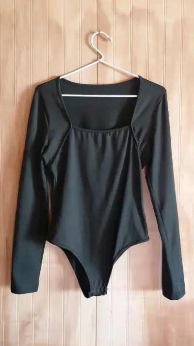 Body negro de manga larga para mujer - miniatura 1