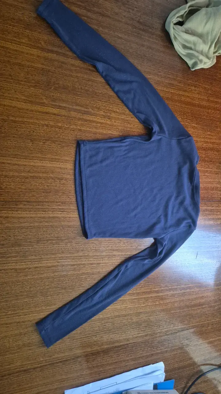 Polera manga larga azul con estrella - 2