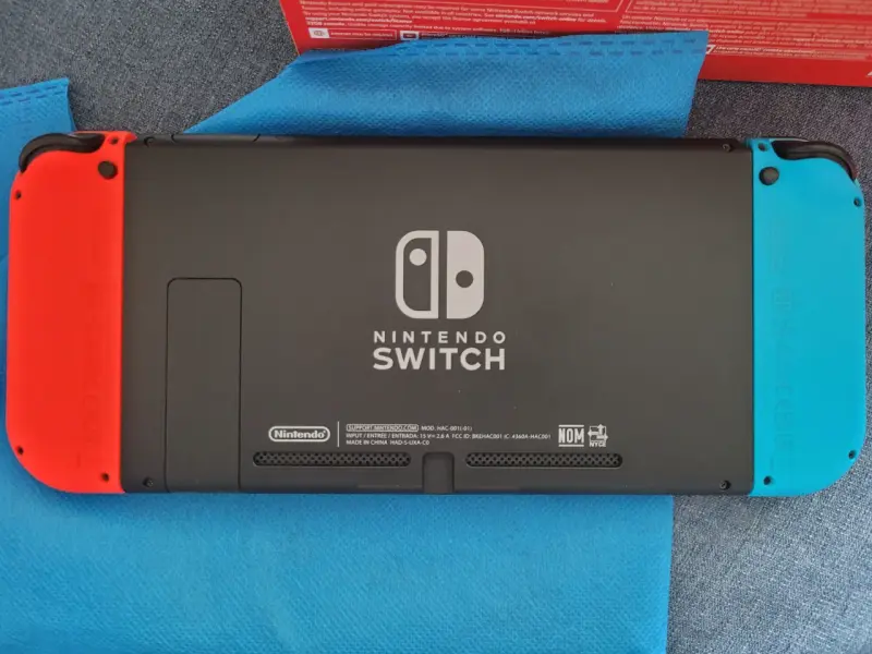 Consola Nintendo Switch V2 (HAC-001(-01)) - 6