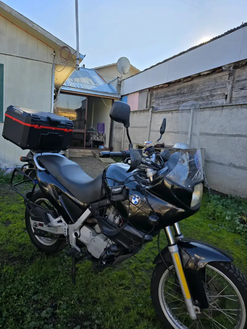 Moto BMW F650 con maletero - 1