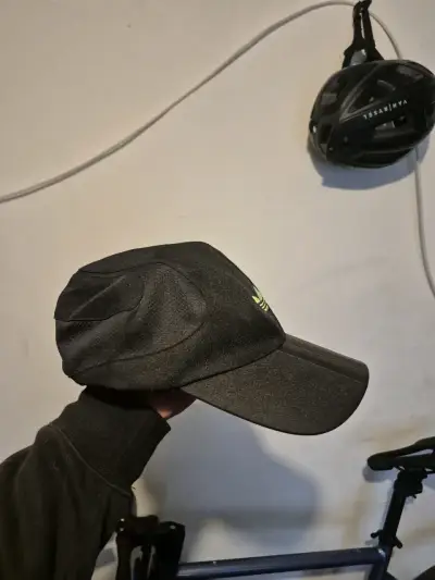 Gorro deportivo Adidas original - miniatura 2