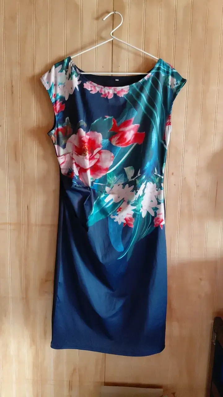 Vestido floral sin mangas azul