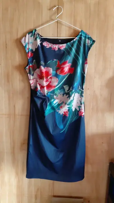 Vestido floral sin mangas azul - miniatura 1