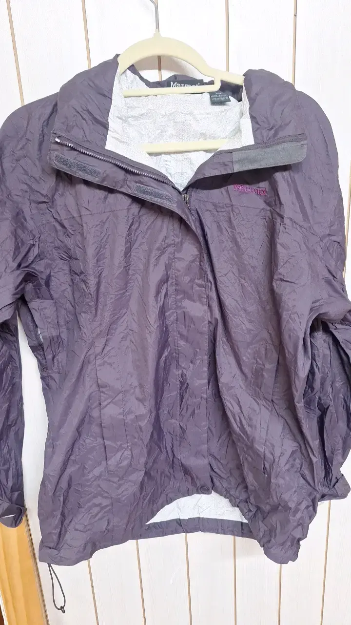 Chaqueta impermeable Marmot morada para mujer - 1