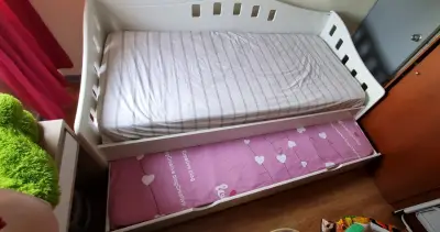 Cama nido infantil blanca con colchón incluido - miniatura 1