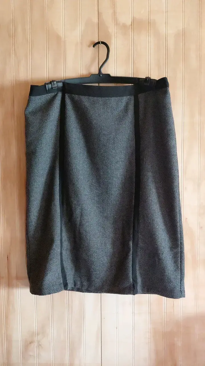 Falda lápiz gris con textura - 1