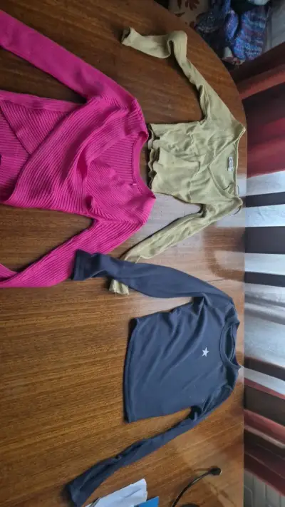 Lote de tres poleras manga larga para mujer - miniatura 1