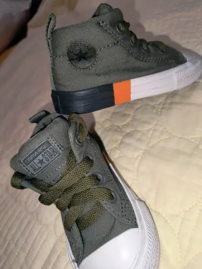 Zapatillas para niño impecables - miniatura 3