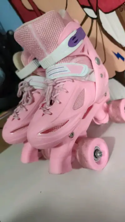 Patines de cuatro ruedas rosados para niñas - miniatura 2