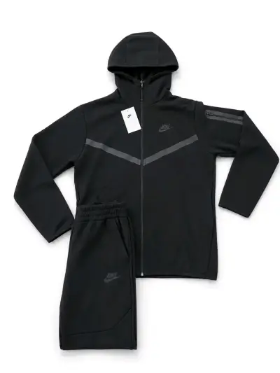 🥷🏼 CONJUNTO | NIKE TECH BLACK SS25 🥷🏼 - miniatura 1