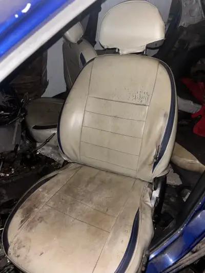 Asiento de Hyundai 97 beige usado en buen estado - miniatura 1