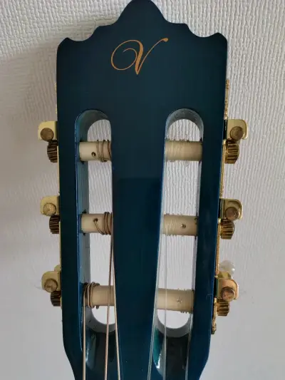 Guitarra Electroacústica Vizcaya sin uso con Case - miniatura 4