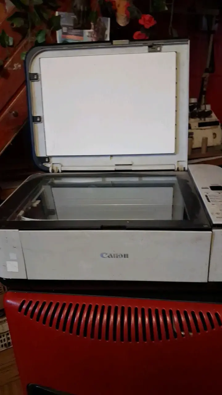 Impresora multifuncional Canon en buen estado